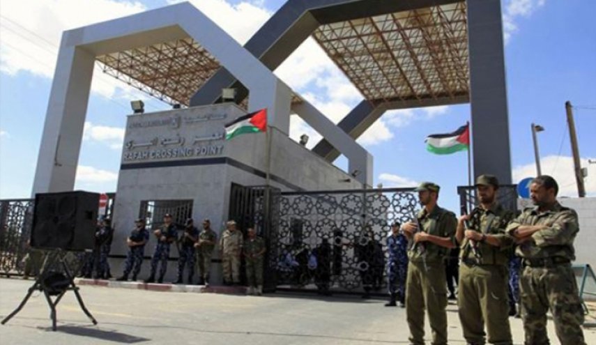 فتح معبر رفح أمام العائدين إلى غزة 
