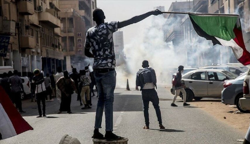 السودان... تظاهر المئات بالخرطوم للمطالبة برحيل حمدوك
