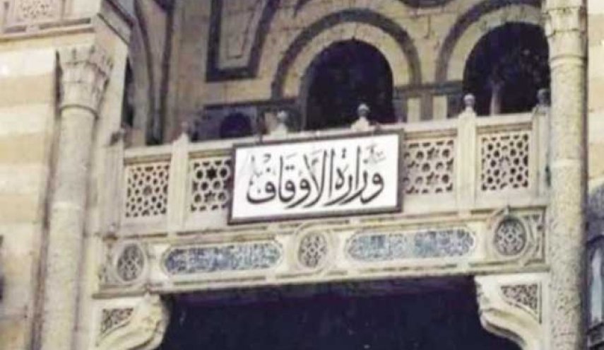 معاقبة خطيب مصري بسبب إقامة صلاة الجمعة في منزله