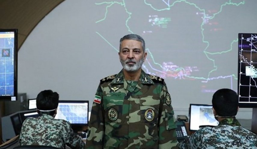 قائد الجيش الايراني: دفاعنا الجوي يتطور بسرعة وقوة كبيرتين
