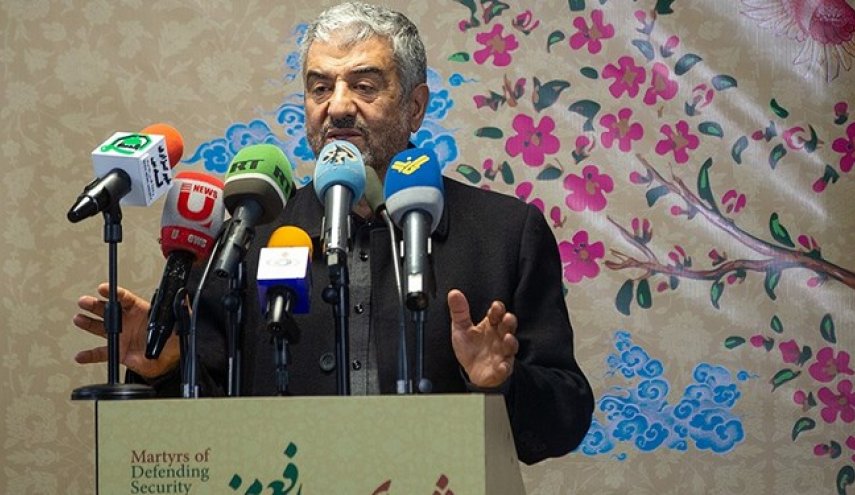 سرلشکر جعفری: انقلاب اسلامی تهدید کرونا را به فرصت تبدیل می‌کند