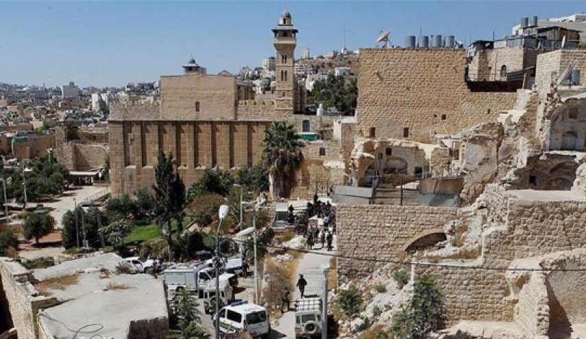 الخارجية الفلسطينية : قرصنة أراضي الحرم الإبراهيمي جريمة
