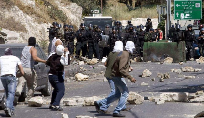 إصابات في إشتباكات بين الفلسطينيين وجنود الإحتلال جنوب نابلس