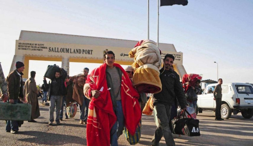 ليبيا تستقبل الدفعة الأولى من مواطنيها العالقين في مصر