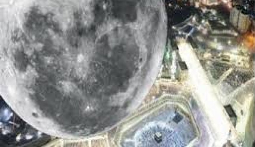 القمر يتعامد اليوم على الكعبة المشرفة 