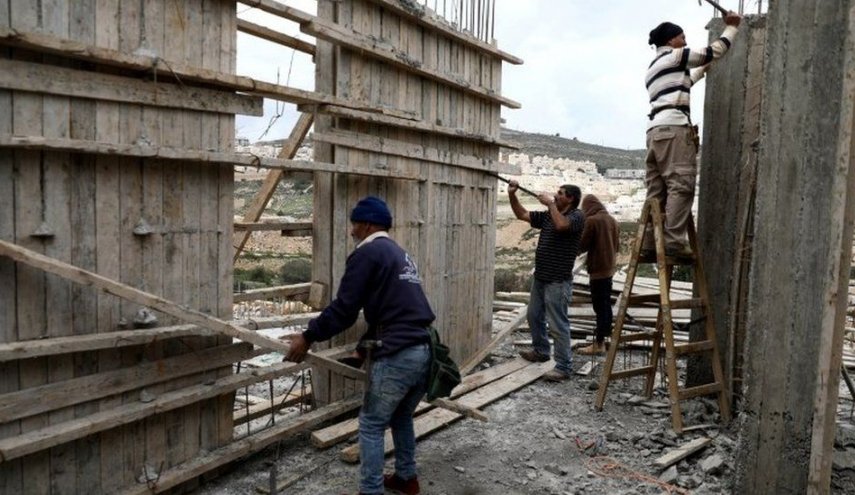 الآلاف من موظفي شركات فلسطينية يتبرعون بجزء من راتبهم