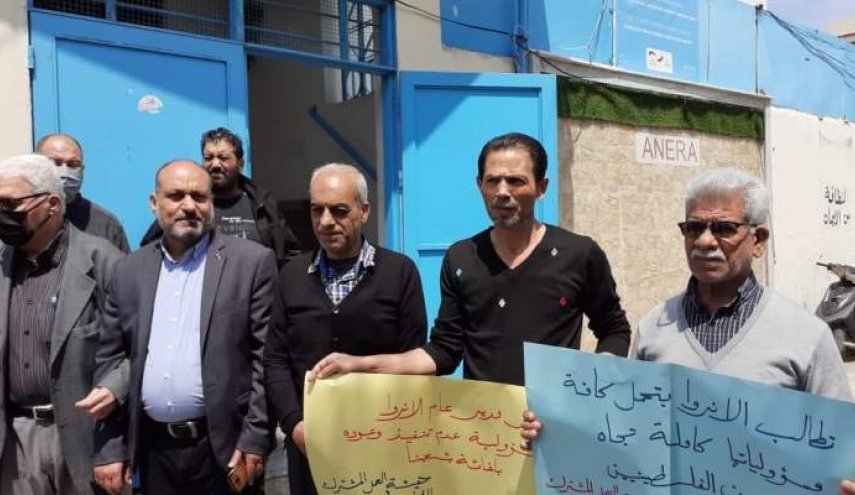 اعتصام فلسطيني بعين الحلوة احتجاجا  على سياسة الانروا
