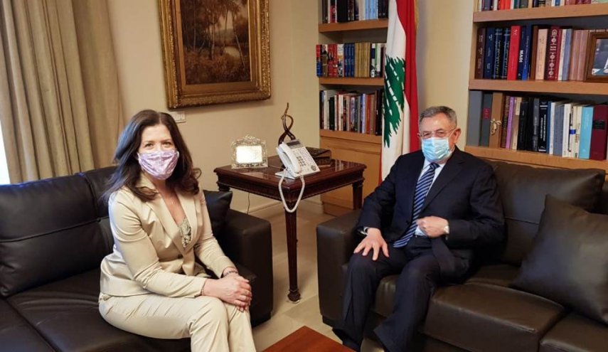 السفيرة الاميركية تلتقي فؤاد السنيورة