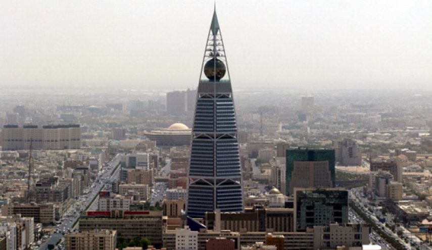 شركات سعودية تتهاوى وأخرى توقف دفع الرواتب للموظفين
