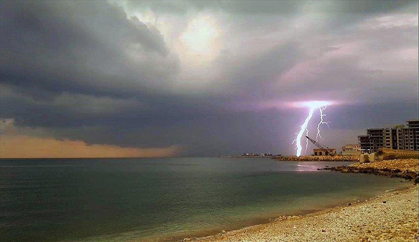 الحرارة معتدلة وأمطار رعدية فوق مناطق سوريا الساحلية