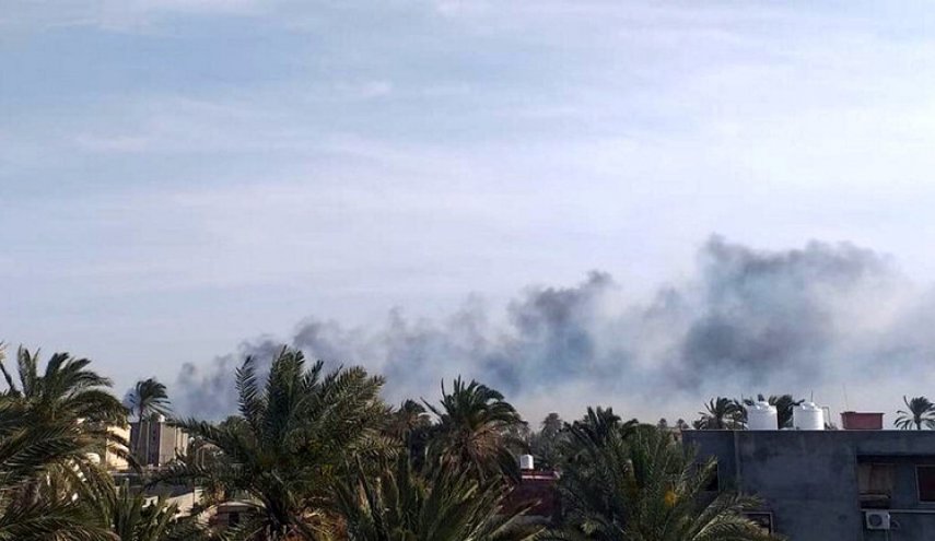 ليبيا.. قصف عنيف يستهدف مطار معيتيقة بطرابلس