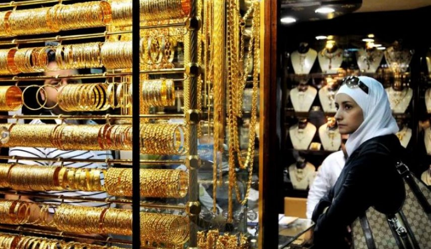 الليرة السورية تنهار امام الليرة الذهبية
