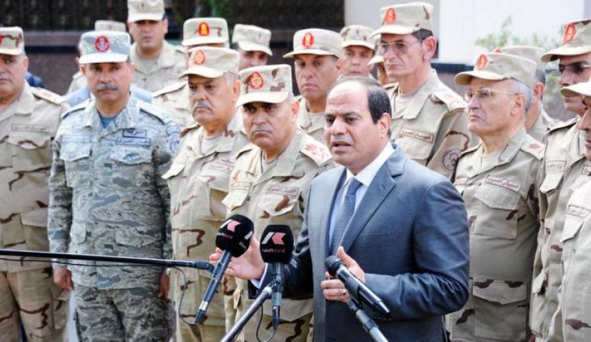 السيسي يمنح القوات المسلحة حق اعتقال المدنيين