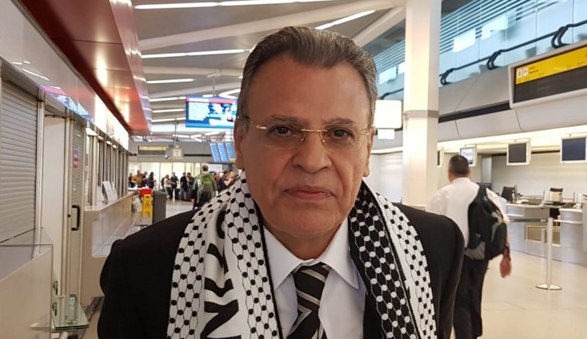 مذيع الجزيرة يقدم طلبا غريبا لمسؤولي السعودية