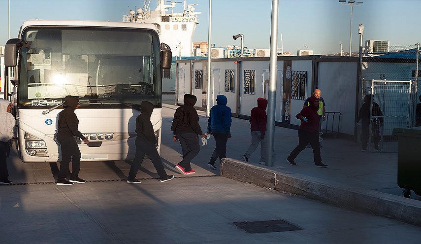المغرب يبدأ إرجاع مواطنيه العالقين في جيب مليلية