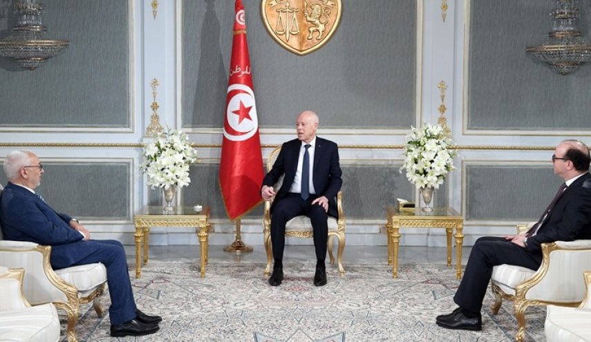 الفخفاخ يجتمع برؤساء الائتلاف الحاكم لرأب الصدع