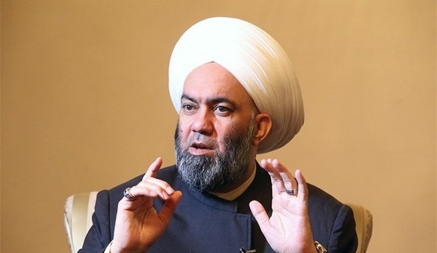 الشيخ خالد الملا يعلق على ارتداء الكاظمي ملابس الحشد الشعبي +صورة
