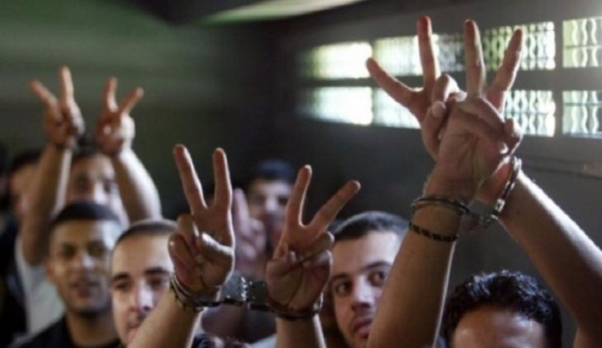 الاحتلال يجمد القرار العسكري بحق البنوك الفلسطينية التي تتعامل مع الأسرى