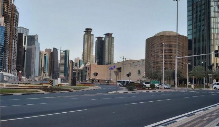 ما حال سوريون عالقون في قطر بعد قطع رواتبهم؟