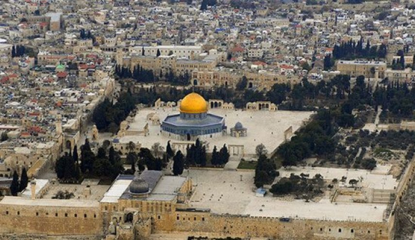 الحركة الإسلامية في القدس تدعو للحشد والصلاة على أبواب الأقصى
