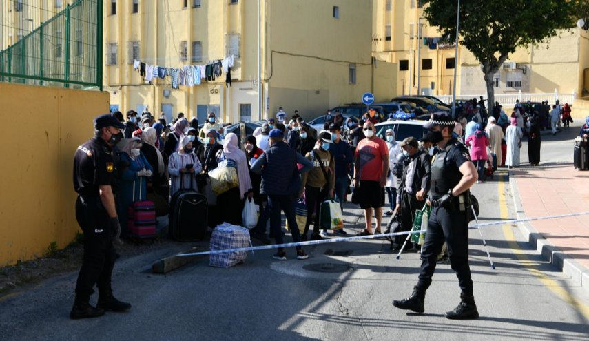 عودة 300 مغربي علقوا في سبتة الإسبانية