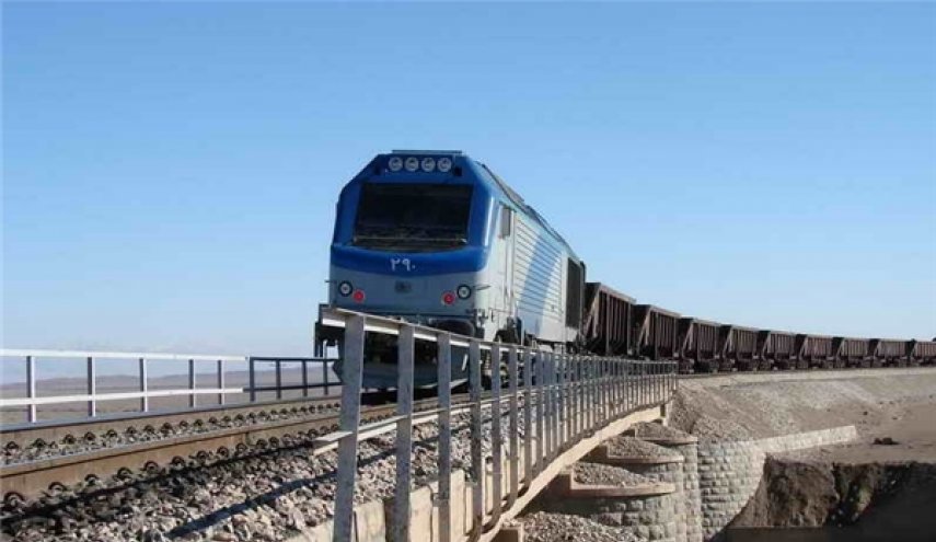 ايران تسرع وتيرة مشاريع السكك والطرق