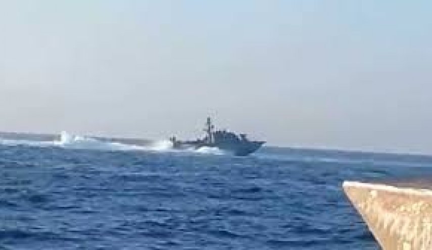 زورقان حربيان للكيان الإسرائيلي خرقا المياة الإقليمية اللبنانية