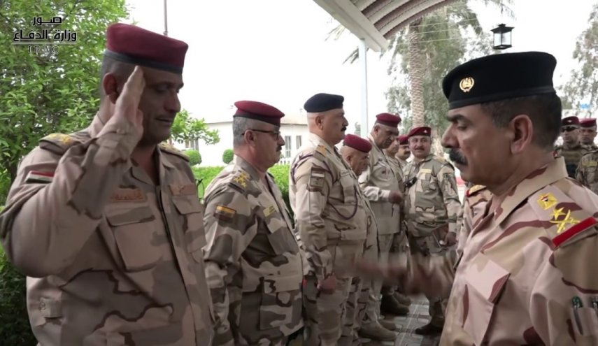 وزير دفاع العراق يأمر بغلق صفحات قادة والوزارة توضح