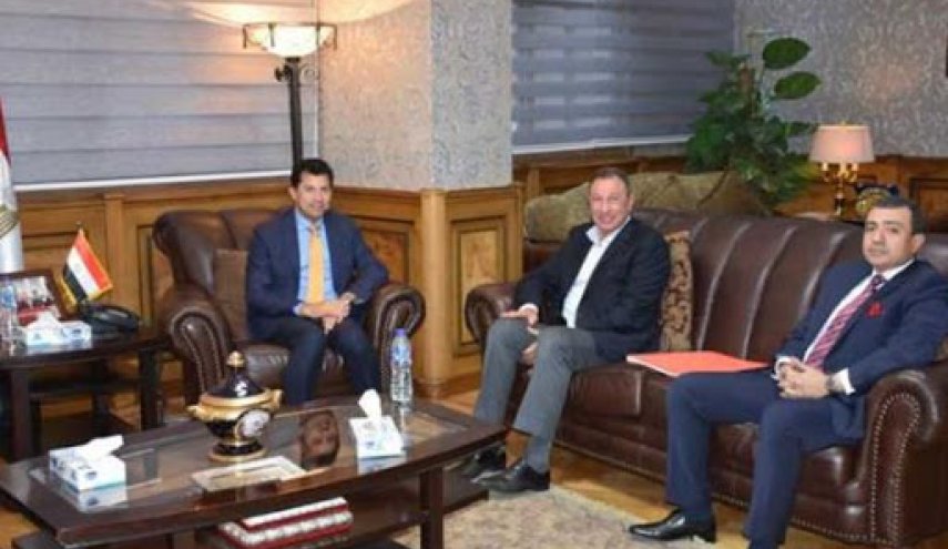 مصر.. وزير الرياضة والخطيب يبحثان رد هدايا تركي آل الشيخ