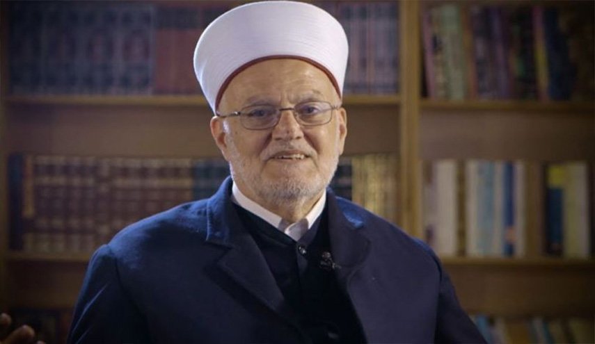 الاحتلال يمدد إبعاد الشيخ عكرمة صبري عن الاقصى