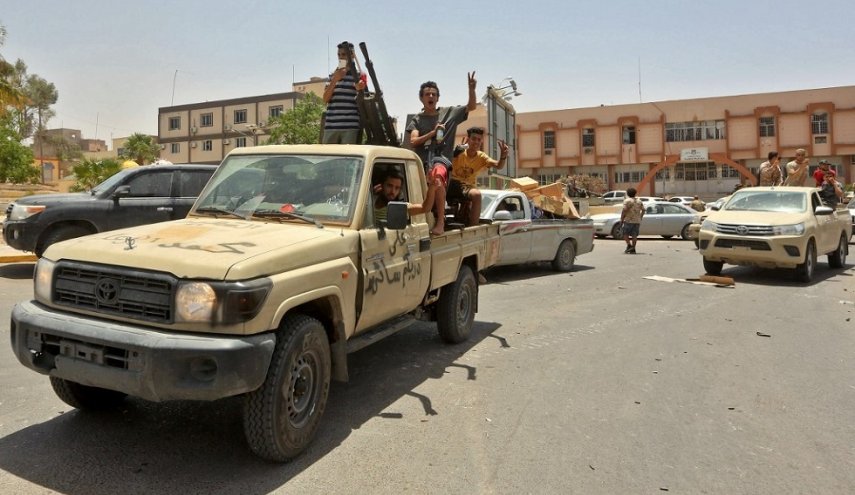 هروب قوات حفتر من سرت وأعيان المدينة يعرضون تسليمها