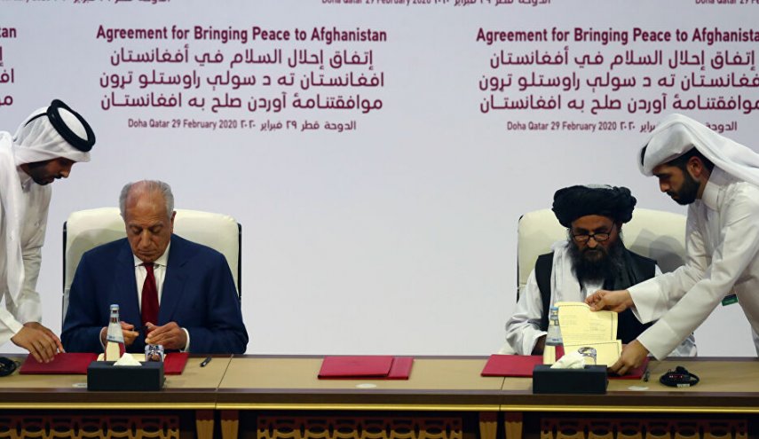 طالبان تعلن لقاء رئيس مكتبها السياسي بالمبعوث الأمريكي في الدوحة