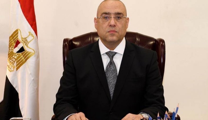 وزير الإسكان المصري يدخل الحجر الصحي