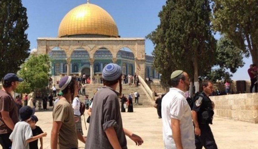 المسجد الاقصى وقطعان المستوطنين