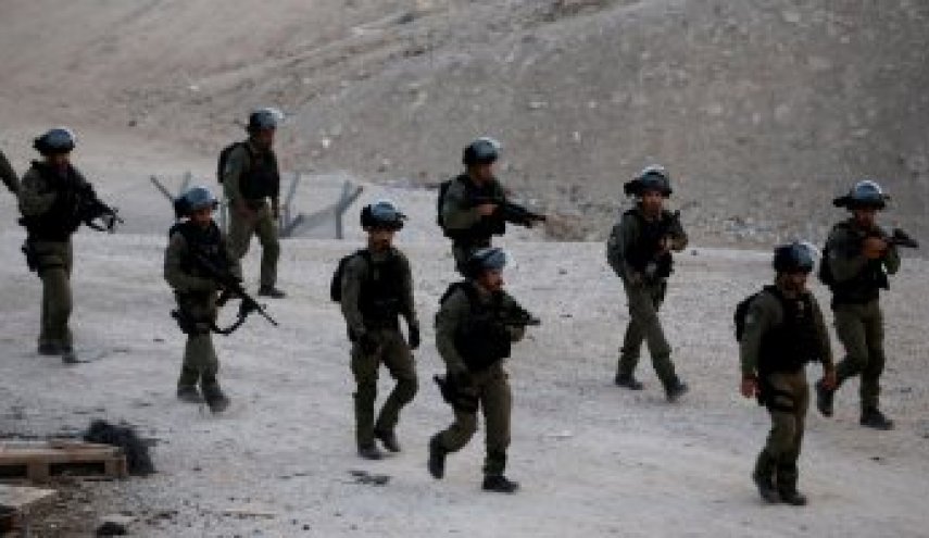 قوات الاحتلال تعتقل 11 فلسطينيا من الضفة الغربية
