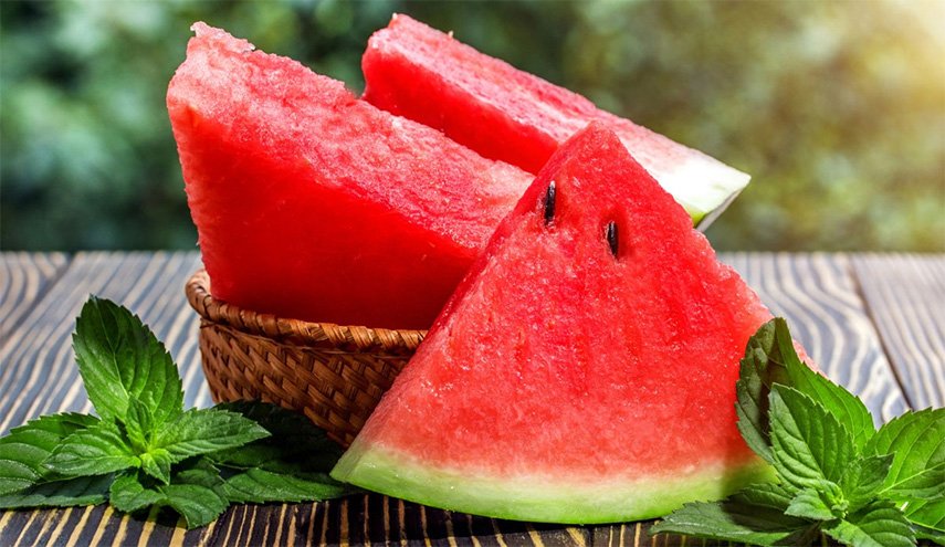 فوائد عظيمة للبطيخ الأحمر أبرزها يفقدك 10 كغم في اسبوع