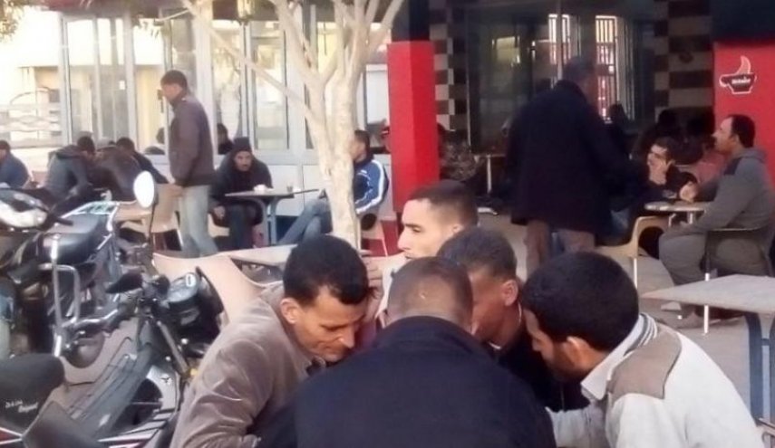 وزير تونسي: العاطلون سيزيدون 275 ألفا هذا العام