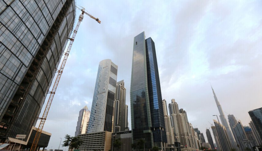 تسجيل 388 إصابة جديدة بكورونا و3 وفيات في الامارات