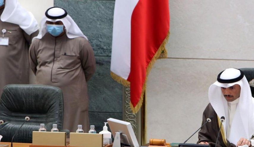 وزير الصحة الكويتي يوصي بحجر نواب بلاده 14 يوماً