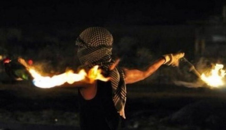 حمله جوانان فلسطینی به شهرک ‌نشینان صهیونیست با بمب‌های آتش‌زا
