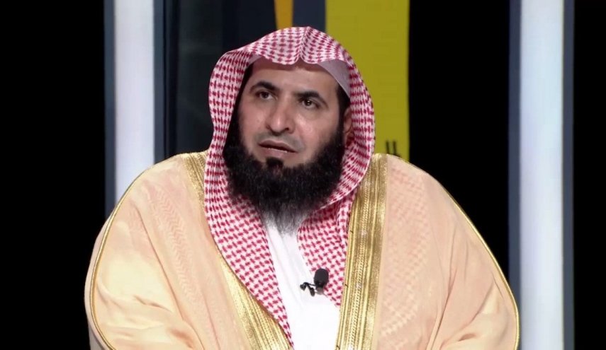 داعية سعودي يعيد الجدل حول لباس المرأة