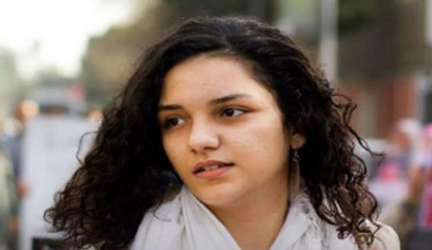 حبس الناشطة المصرية سناء سيف 15 يوما لهذه الاسباب..