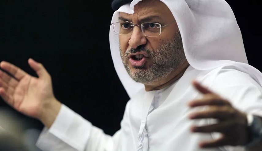 قرقاش يعلق على قرار الرياض بشأن موسم الحج