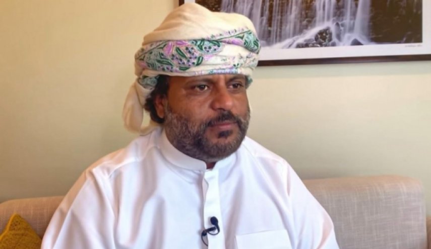 'شيخ مشايخ سقطرى' يدعو لطرد السعودية والإمارات من اليمن