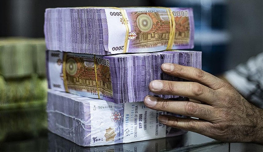 سوريا..تقرير يكشف الراتب الشهري المطلوب..و3 خيارات لمواجهة الغلاء  