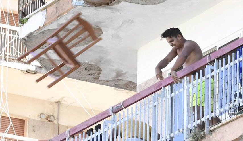 مواجهات غاضبة بين عمال مهاجرين وسكان بلدة ايطالية 