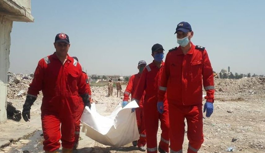 شاهد بالصور.. انتشال بقايا هياكل عظمية في الموصل القديمة