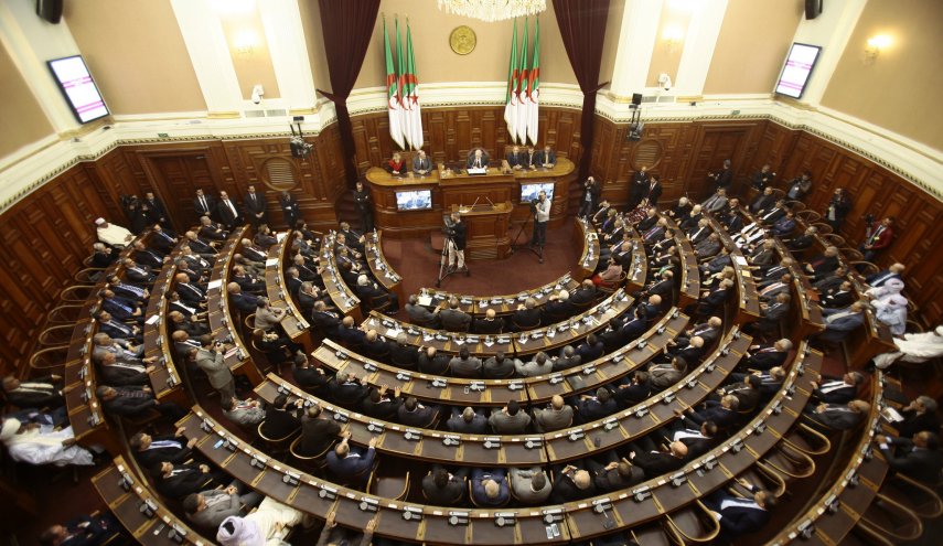 الجزائر: وقفنا على مسافة واحدة من جميع الأطراف الليبية