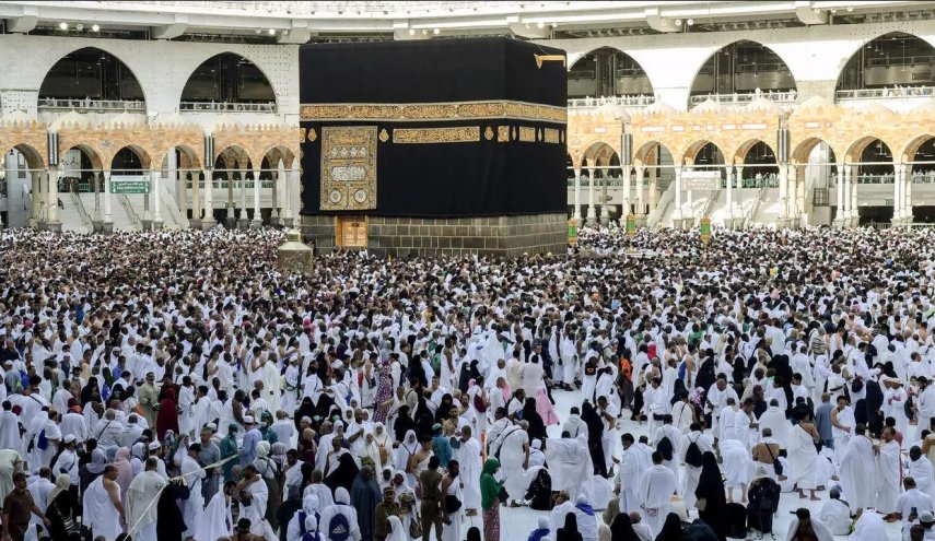 السعودية تغلق باب التسجيل لأداء الحج للأجانب المقيمين