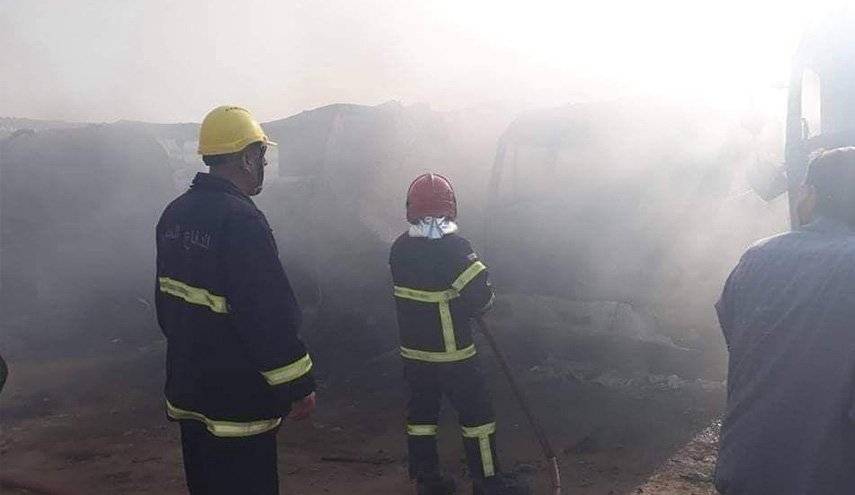 بالصور..حريق ضخم بمنفذ حدودي عراقي 